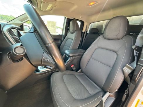 Used 2019 Chevrolet Colorado LT w/ Safety Package RWD image 16