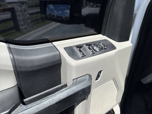 Used 2017 Ford F250 XL w/ Power Equipment Group AWD/4WD image 20