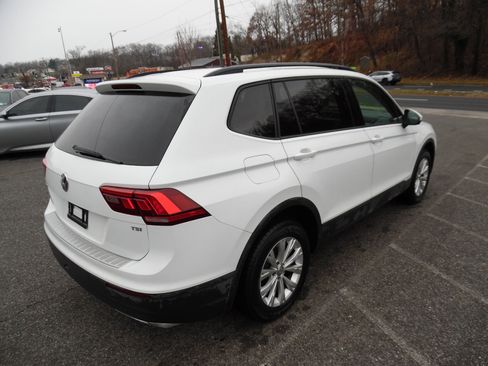 Used 2018 Volkswagen Tiguan S image 5