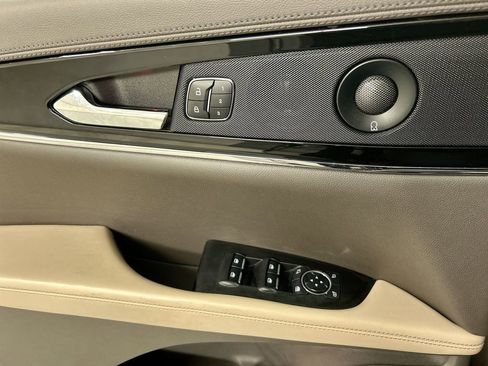 Used 2023 Lincoln Nautilus Reserve w/ Equipment Group 201A image 11