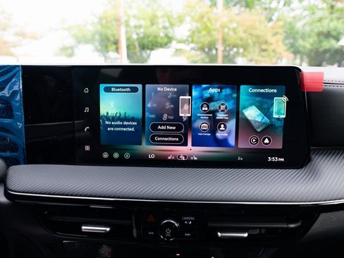 New 2026 Nissan Kicks SR w/ Cold Weather Package image 14