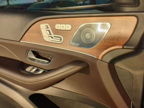 Used 2023 Mercedes-Benz GLS 450 4MATIC w/ AMG Line Exterior image 12