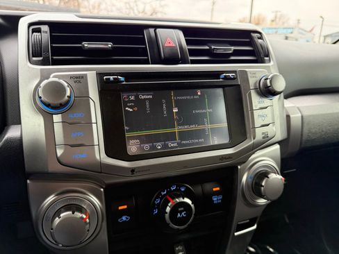 Used 2015 Toyota 4Runner SR5 image 39