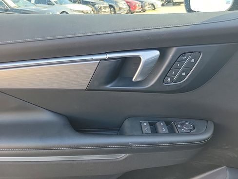 Used 2025 Buick Enclave Preferred w/ Power Package image 25