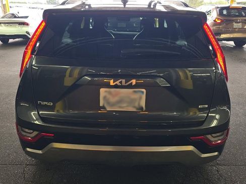 Used 2023 Kia Niro SX Touring FWD image 4