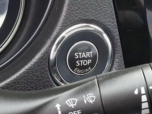 Used 2018 Nissan Rogue SL w/ Premium Package AWD/4WD image 27