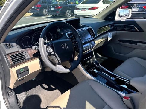 Used 2017 Honda Accord EX-L image 17