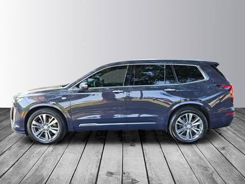 Used 2024 Cadillac XT6 Premium Luxury w/ Technology Package FWD image 2