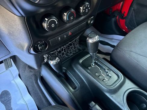 Used 2017 Jeep Wrangler Sport AWD/4WD image 29