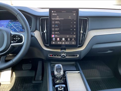 New 2026 Volvo XC60 T8 Plus w/ Climate Package PRO AWD/4WD image 9