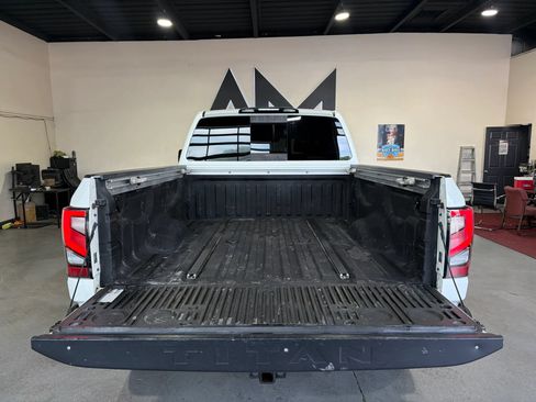 Used 2020 Nissan Titan SL w/ Moonroof Package AWD/4WD image 6