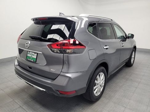 Used 2018 Nissan Rogue SV FWD image 9
