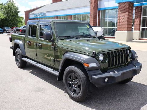 Used 2022 Jeep Gladiator Sport AWD/4WD image 4