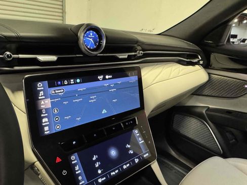 Used 2023 Maserati Grecale Modena image 36