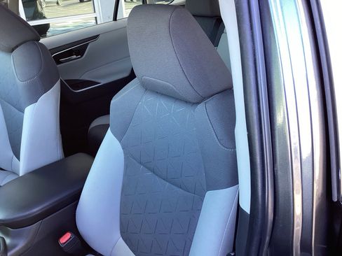 Used 2023 Toyota RAV4 XLE w/ Convenience Package image 12