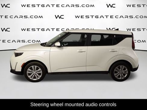 Used 2023 Kia Soul LX FWD image 5