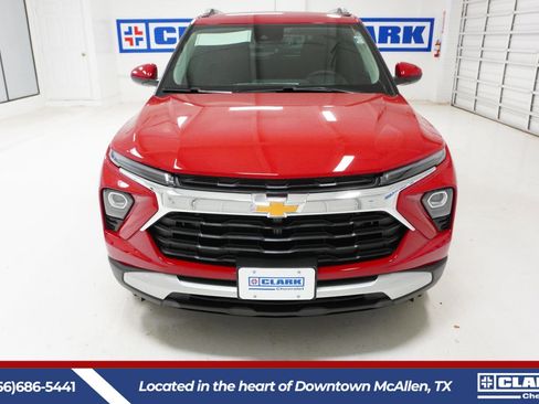 New 2026 Chevrolet TrailBlazer LT w/ Convenience Package FWD image 2