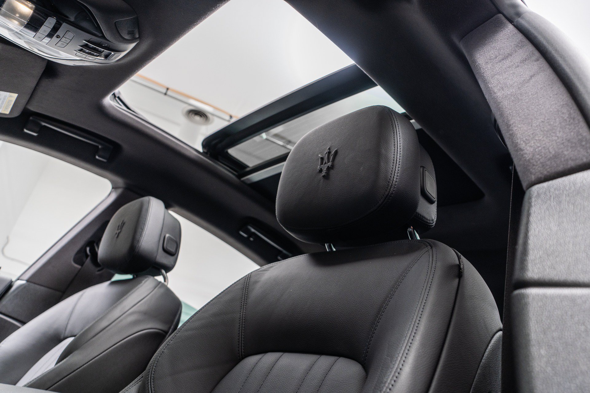 Used 2023 Maserati Levante GT AWD/4WD image 18