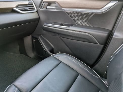 Used 2024 GMC Acadia Denali image 20