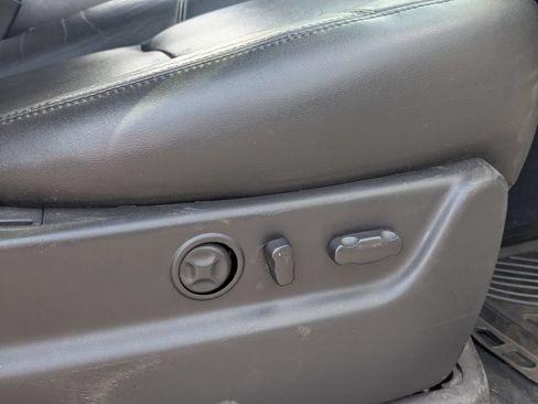 Used 2013 Cadillac Escalade Luxury AWD/4WD image 37