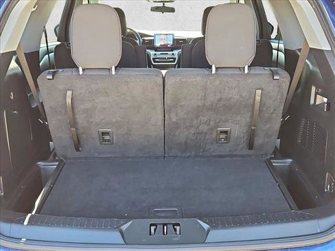 Used 2022 Ford Explorer XLT image 6