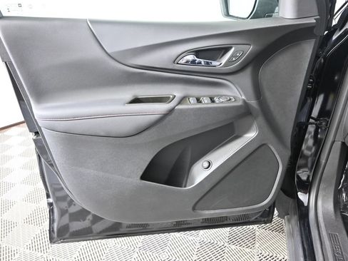 Used 2023 Chevrolet Equinox RS AWD/4WD image 18