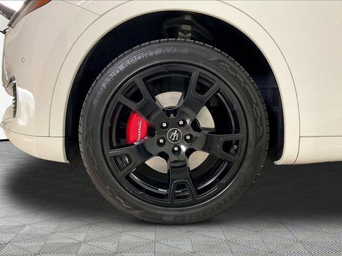 Used 2022 Maserati Levante GT AWD/4WD image 34