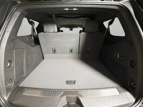 Used 2023 Chevrolet Suburban Premier RWD image 30
