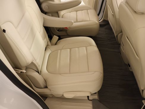 Used 2022 GMC Acadia Denali FWD image 15