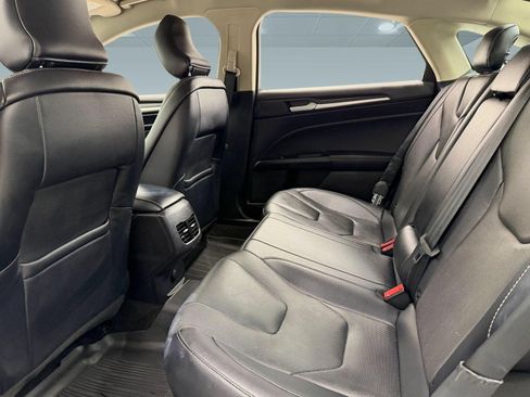 Used 2019 Ford Fusion Energi Titanium FWD image 27
