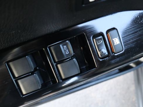 Used 2017 Toyota RAV4 Limited AWD/4WD image 27
