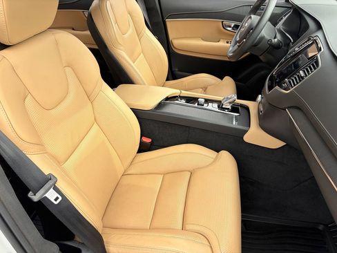 Used 2022 Volvo XC90 T8 Inscription w/ Lounge Package image 10