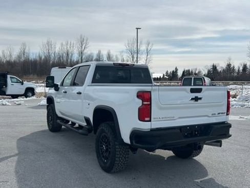 New 2026 Chevrolet Silverado 2500 ZR2 image 5