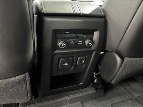 Used 2023 Chevrolet Traverse LT w/ LT Premium Package AWD/4WD image 51