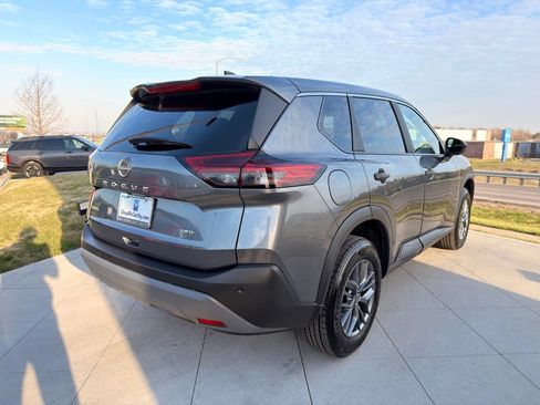 Used 2023 Nissan Rogue S AWD/4WD image 7