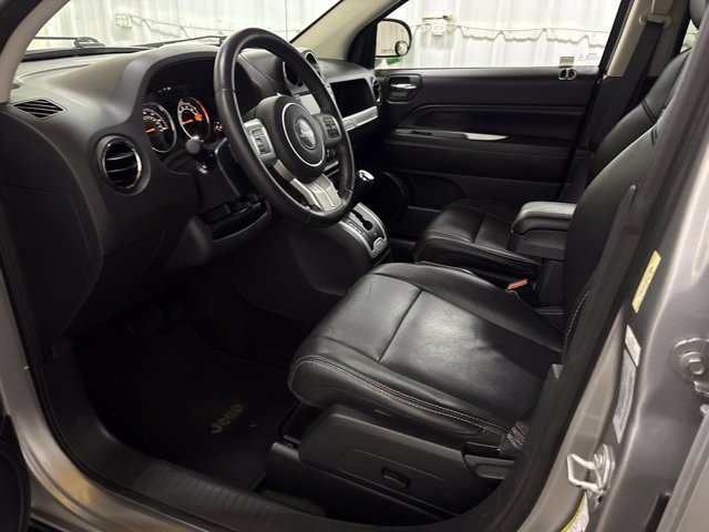 Used 2016 Jeep Compass High Altitude FWD image 29