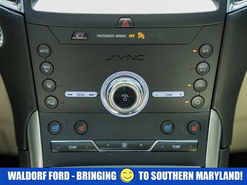 Used 2020 Ford Edge Titanium w/ Equipment Group 301A AWD/4WD image 27