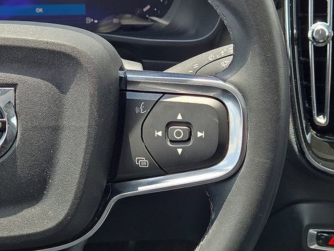 Used 2024 Volvo XC40 B5 Plus AWD/4WD image 19