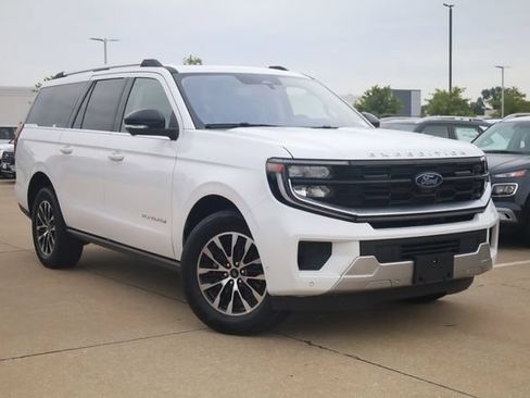 Used 2025 Ford Expedition Max Platinum AWD/4WD image 3
