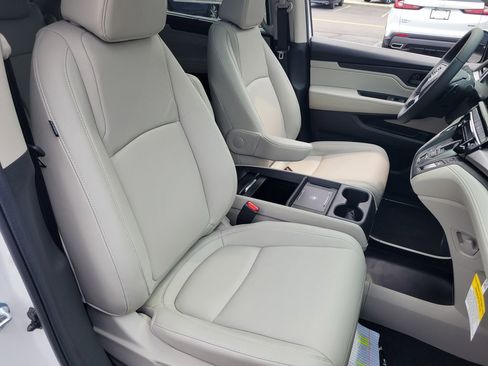 New 2025 Honda Odyssey EX-L image 38