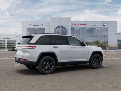 New 2025 Jeep Grand Cherokee Altitude image 25