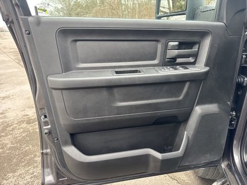 Used 2025 RAM 2500 Tradesman w/ Chrome Appearance Group image 14