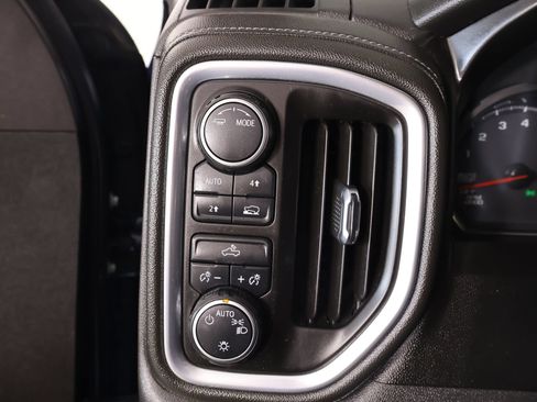 Used 2021 Chevrolet Silverado 1500 LT AWD/4WD image 8