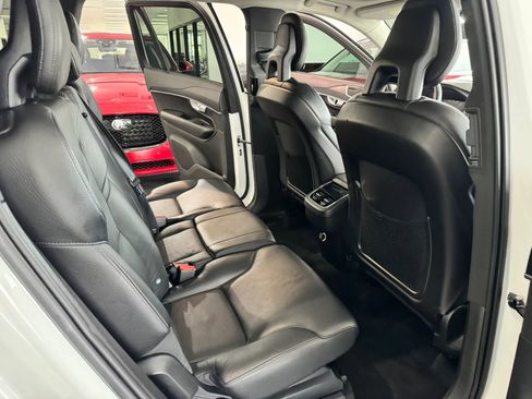 Used 2020 Volvo XC90 T6 Momentum AWD/4WD image 15