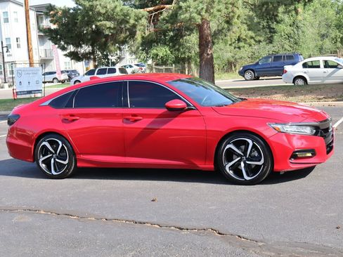 Used 2019 Honda Accord Sport image 2