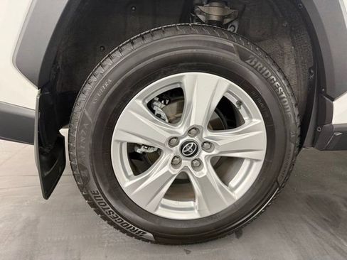 Used 2020 Toyota RAV4 XLE w/ Convenience Package image 10