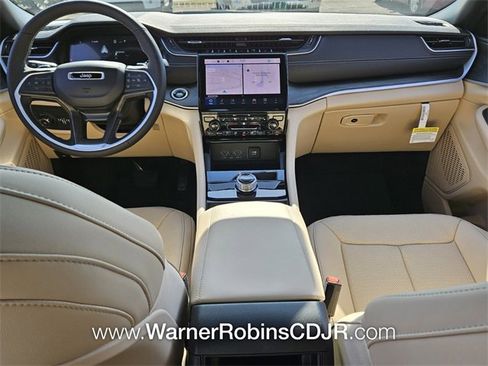 New 2025 Jeep Grand Cherokee Limited w/ Luxury Tech Group II image 8