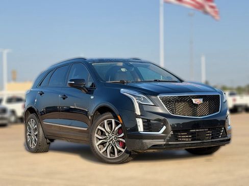 Used 2022 Cadillac XT5 Sportv w/ Platinum Package AWD/4WD image 2