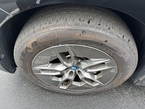 Certified 2023 BMW iX xDrive50 AWD/4WD image 33