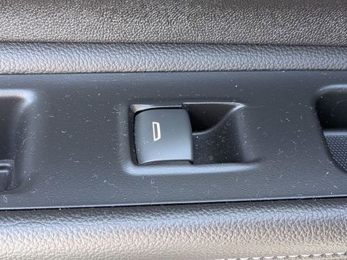 Used 2023 GMC Terrain SLE w/ Driver Convenience Package FWD image 29
